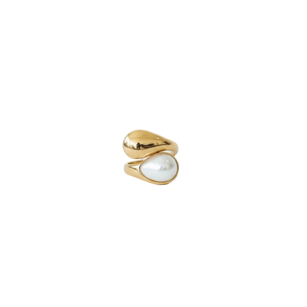 Anillo Dorado con Perla